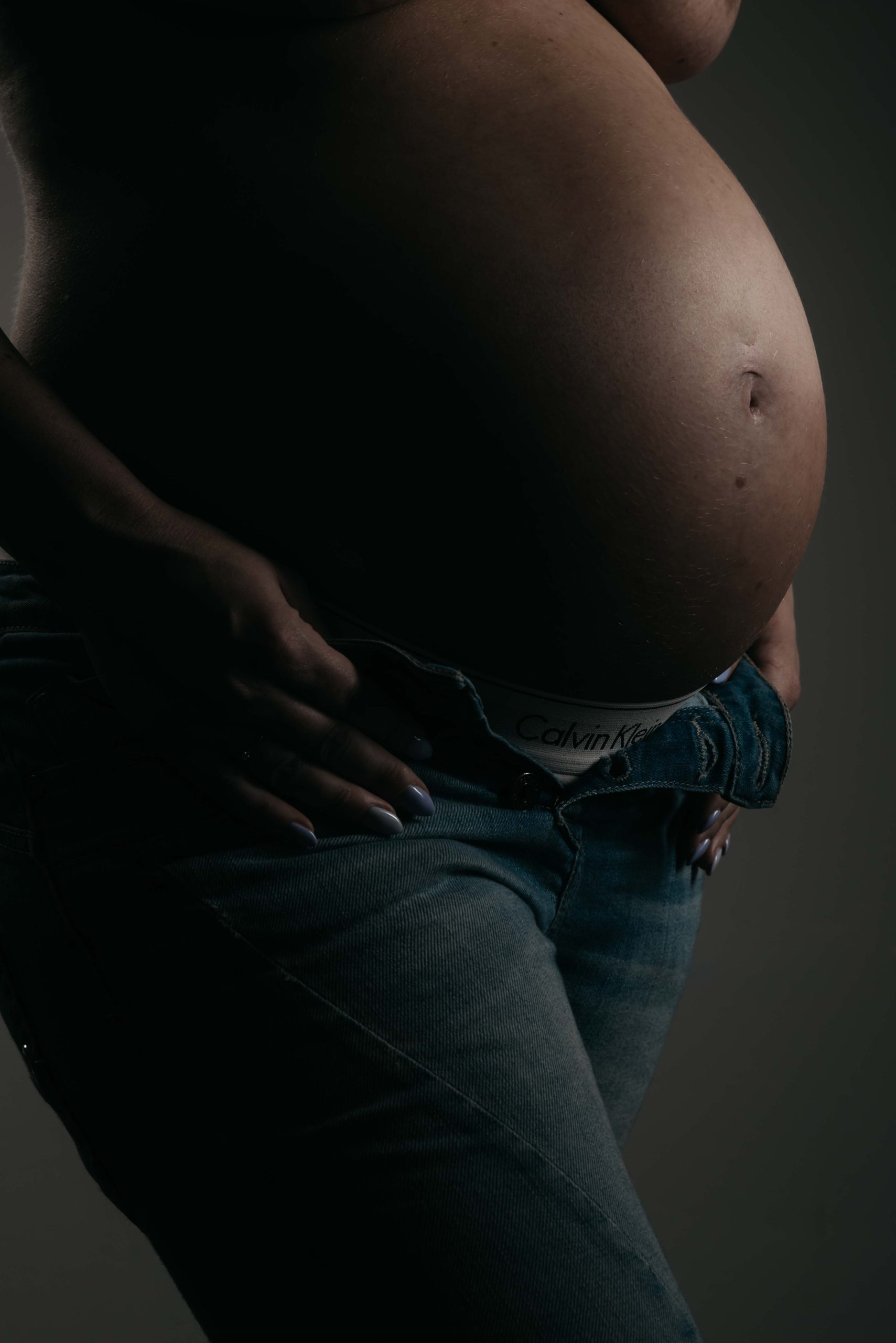 gravid mave og calvin klain trusser